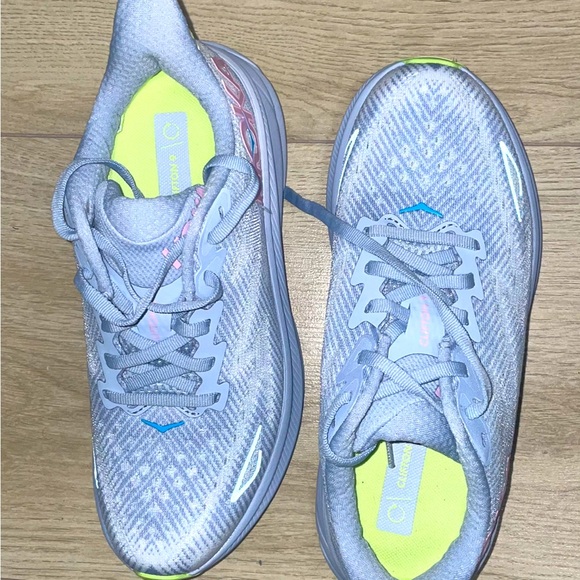 HOKA brand new - Picture 2 of 6